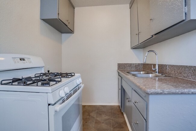 Building Photo - 1741 W 120th St