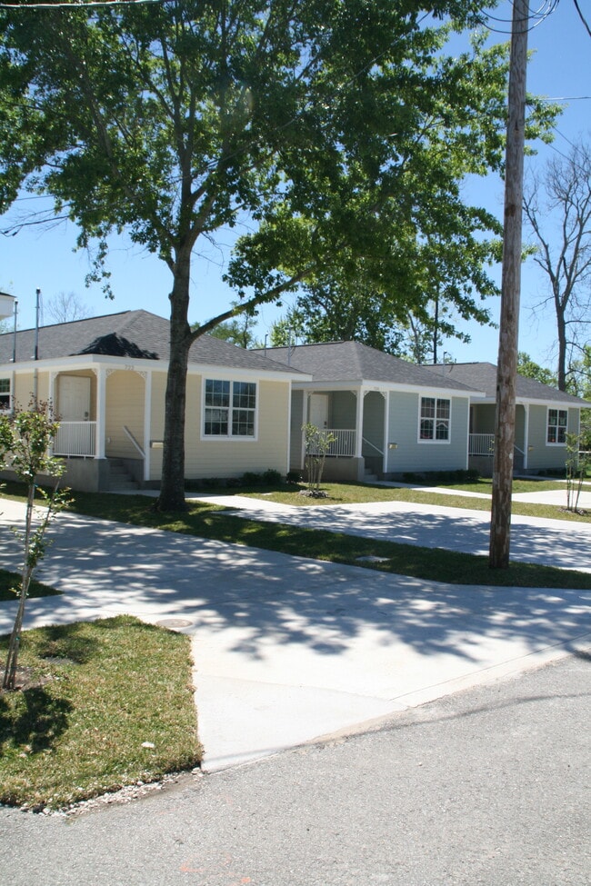 Building Photo - 722 16th St