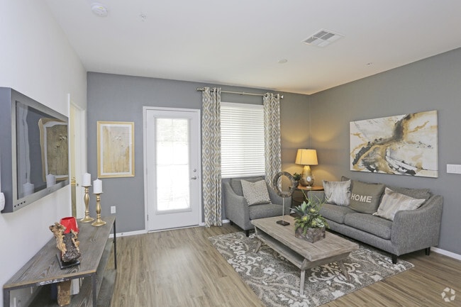 1 BR, 1 BA - 743 SF - Stone Creek