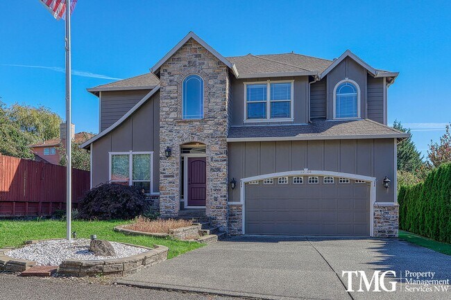 Foto del edificio - Large Pet Friendly 3 bed 2.5 bath home in ...