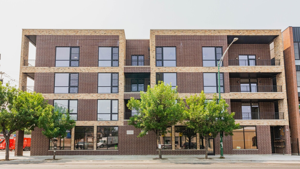 Primary Photo - 520 N Western Ave