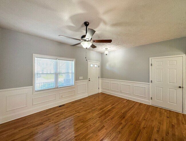 Foto del edificio - Stunning 4 Bed 2.5 Bath Home in Aberdeen