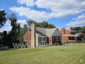 Building Photo - 4205 Coleridge St