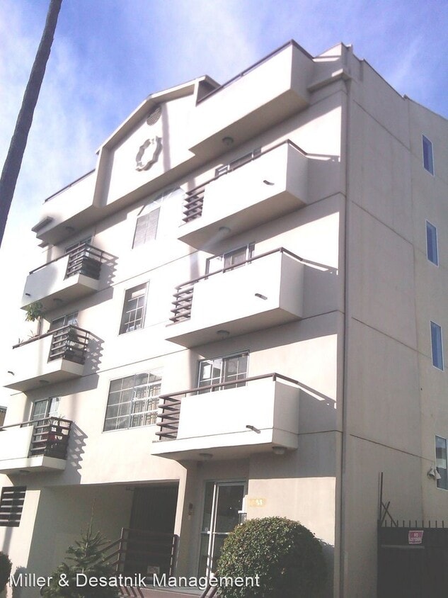 Primary Photo - 521 S Manhattan Pl