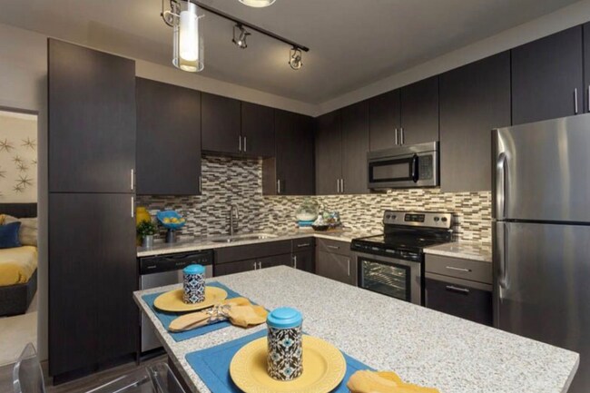 Foto del edificio - 464 Golden Ridge Rd