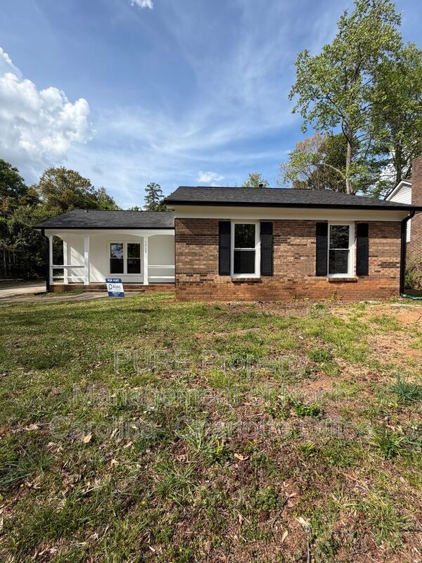 Foto del edificio - 1712 Blandford Dr
