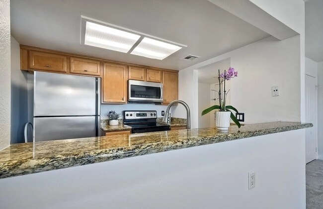 Building Photo - 14924 Avenida Venusto
