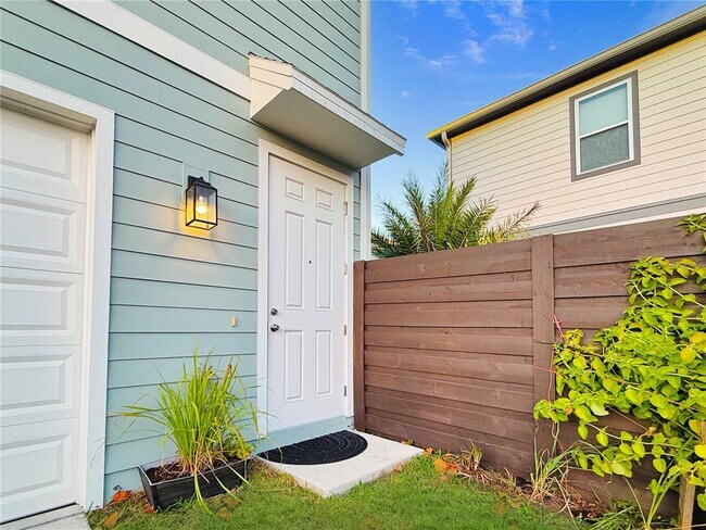 Foto del edificio - 6502 Rover Wy