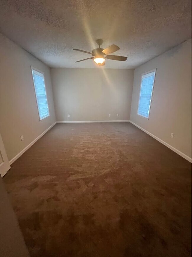Building Photo - 3212 Tyndall Dr