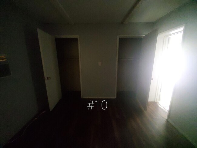 Foto del edificio - 4840 E Virginia Ave