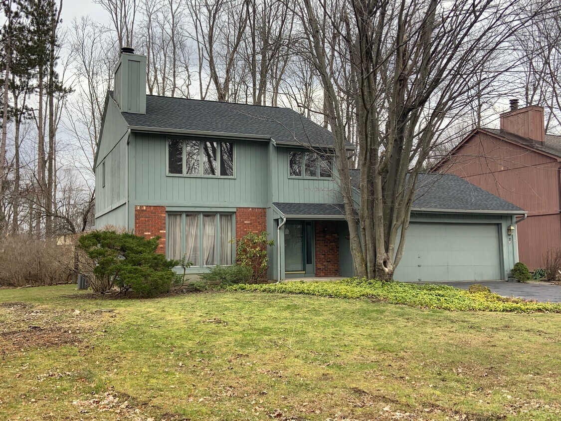 Primary Photo - 70 Twilight Ln