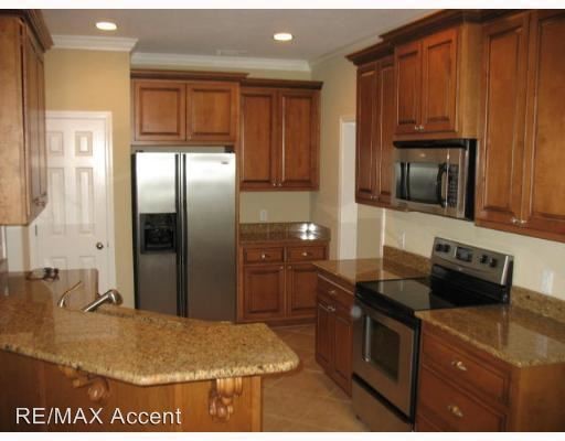 Building Photo - 4 br, 3.5 bath House - 495 Channing Drive