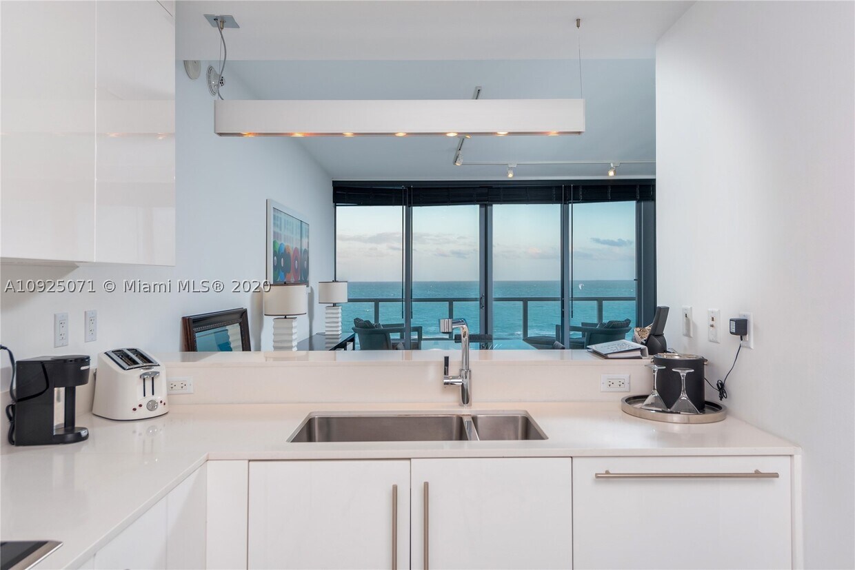 Foto del edificio - 2201 Collins Ave