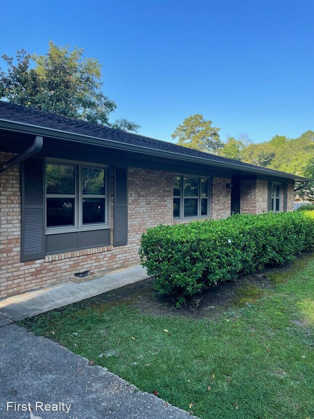 Foto principal - 2 br, 2 bath House - 642 E. Samford Ave.