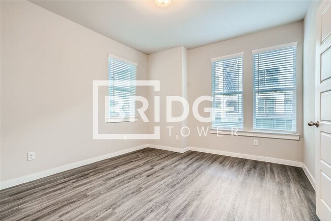 Building Photo - 18516 Centro Row