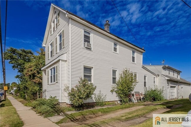 Building Photo - 67 Prentice Ave