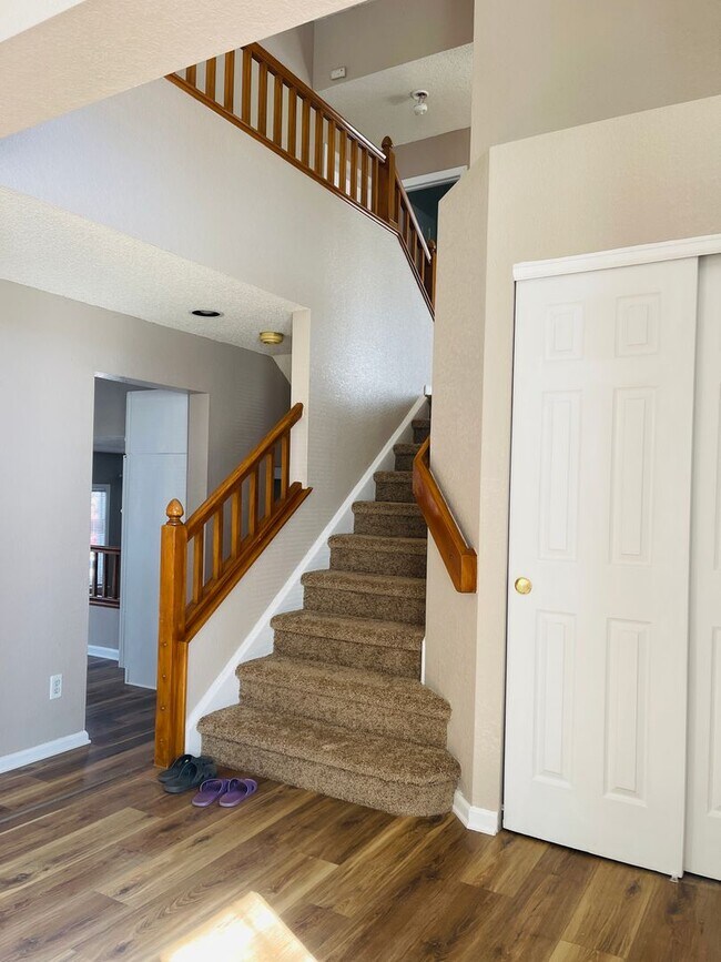 Building Photo - 4 bedroom, 4 bathroom single family house in Centennial