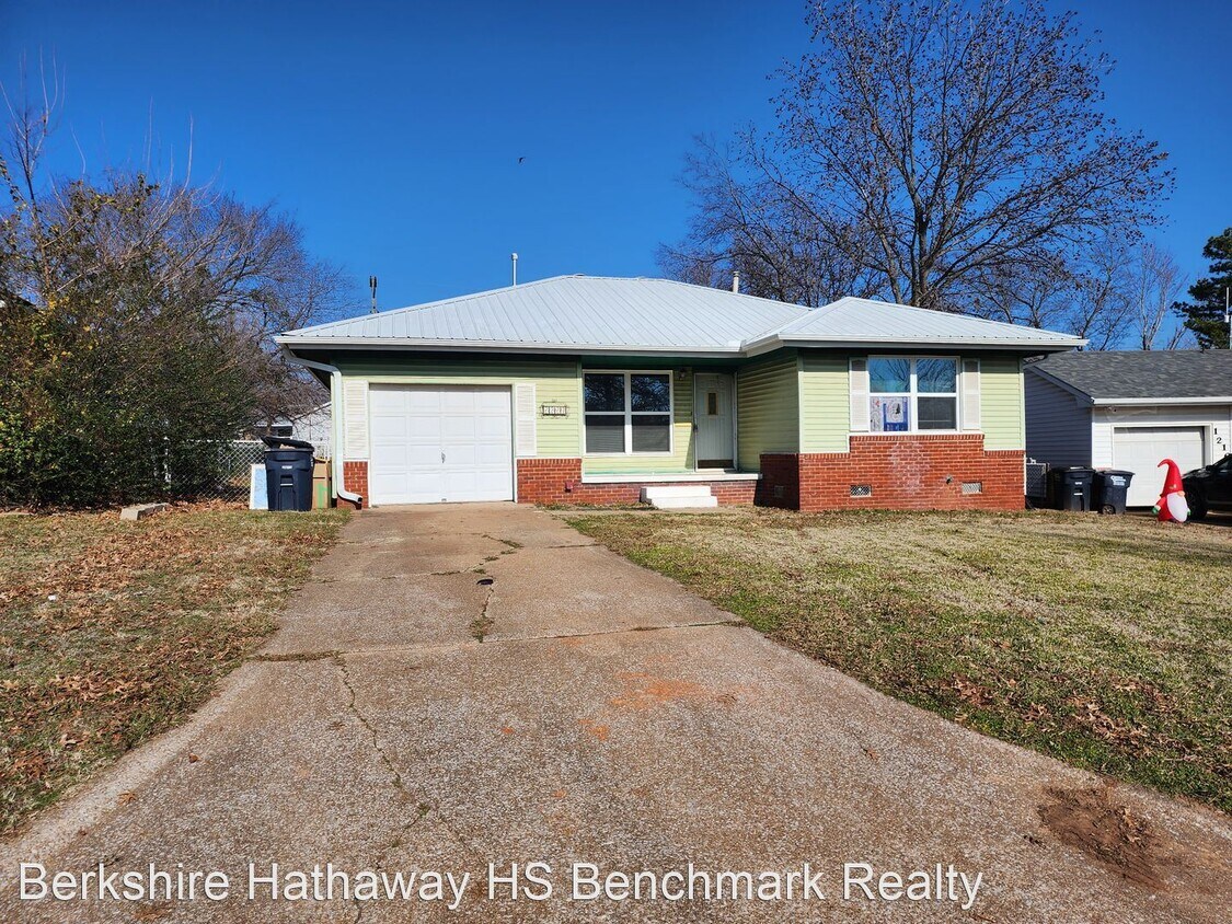 Primary Photo - 3 br, 1 bath House - 1214 Rose Dr