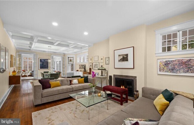 Foto del edificio - 3411 33rd Pl NW