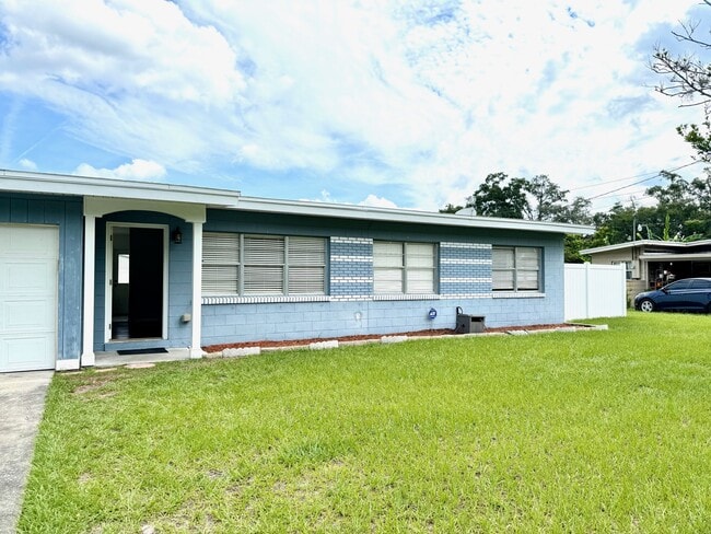 Foto del edificio - 1515 Sawyerwood Ave