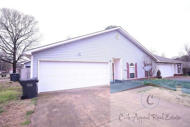 Foto del edificio - First month move in special $900!! Beautiful 3-bed, 2 bath condo with 2-car garage - includes was...