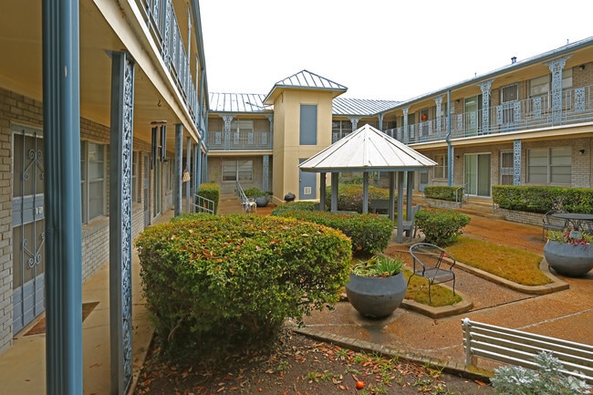 Le Chalet Apartments San Antonio Tx Building Photo Le Chalet Apartments