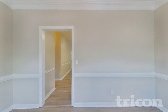 Building Photo - 12264 Crestwood Ct