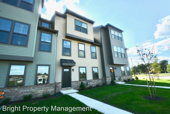 Building Photo - 4 br, 3.5 bath House - 306 E. Green St