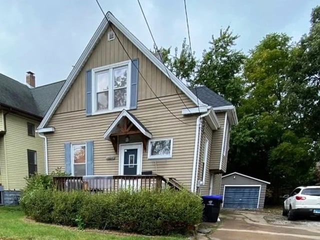 Primary Photo - 1011 1/2 S Center St