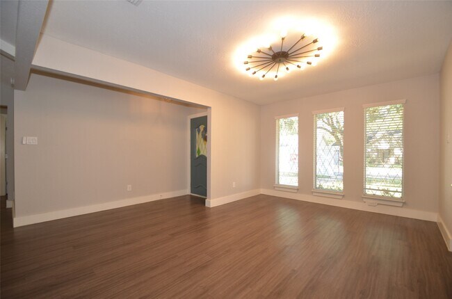 Building Photo - 15603 Oldridge Dr