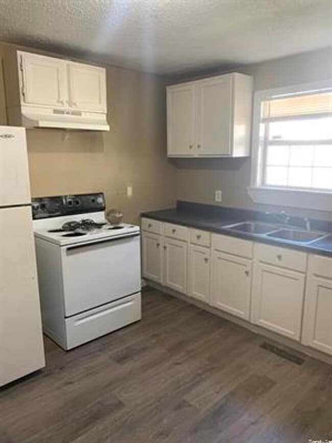 Building Photo - Questions please contact Joshua LaFever 50...