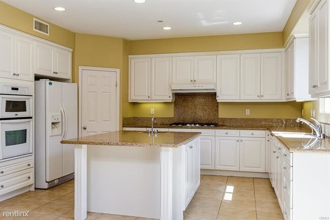 Building Photo - 4 br, 3 bath House - 615 Charleston Pl