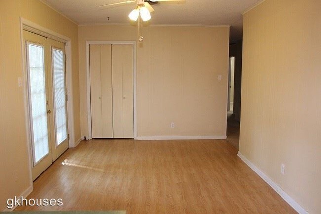 Building Photo - 3 br, 1.5 bath House - 8712 Claremont Ave