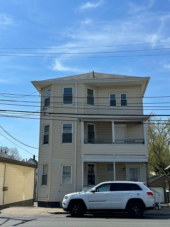 Foto principal - 539 Washington St