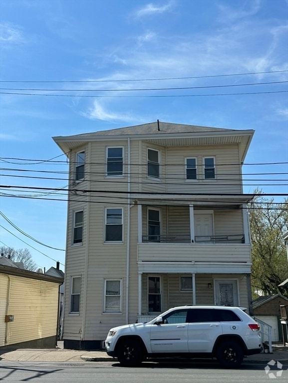 Building Photo - 539 Washington St