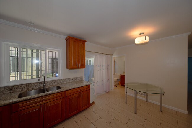 Foto del edificio - 1352 8th Ave