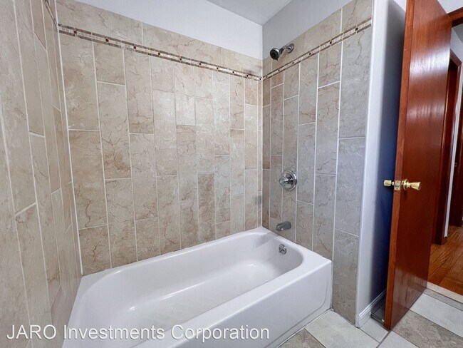 Building Photo - 3 br, 1 bath House - 36 Waverly St