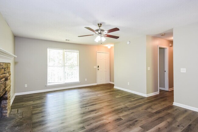 Foto del edificio - 1003 Mission Rd SW