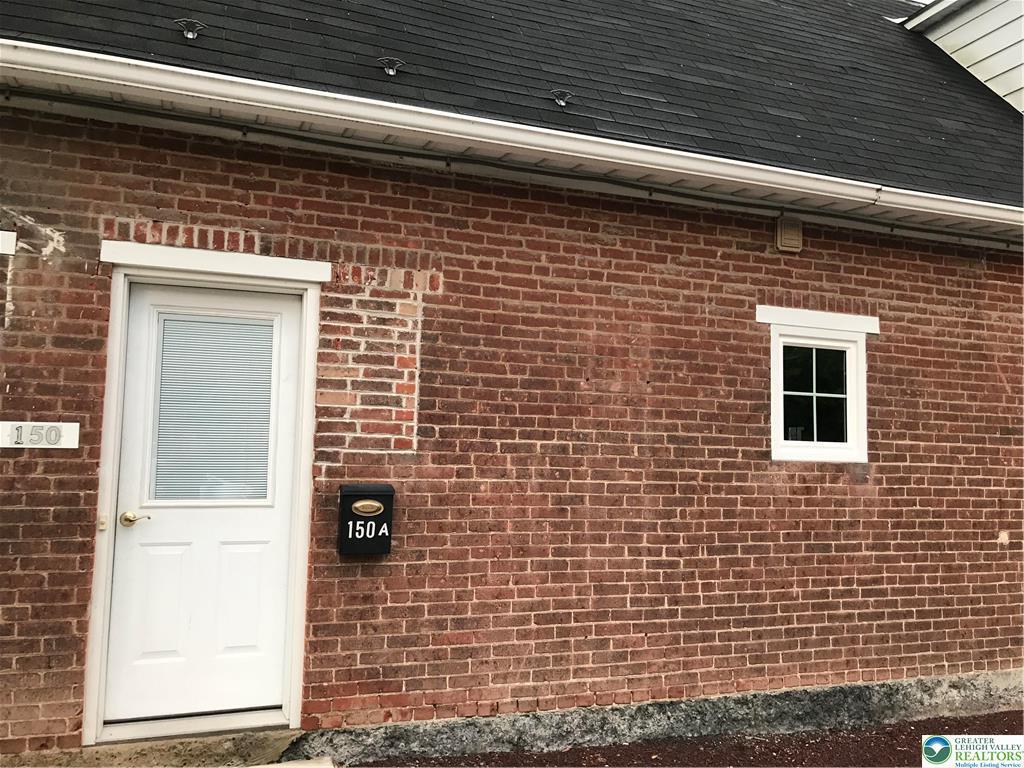 Foto principal - 150 S Green St