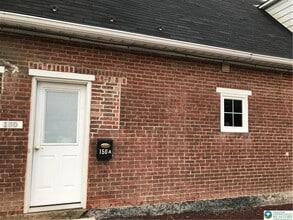 Building Photo - 150 S Green St