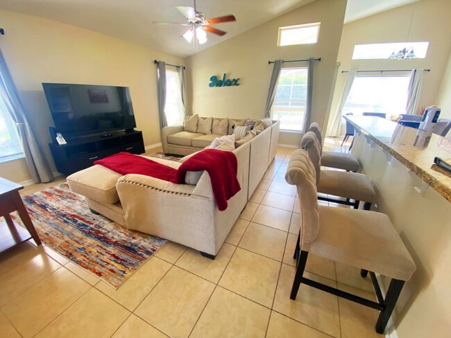 Building Photo - 467 Julliard Blvd