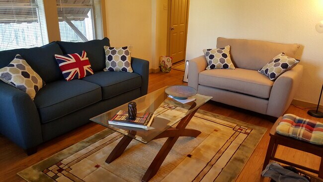 Foto del edificio - 5313 Parkland Ave