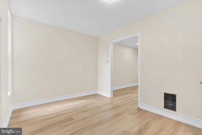 Foto del edificio - 5736 Leonard St