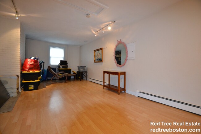 Building Photo - 1247 Trapelo Rd
