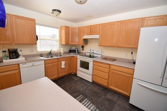 Foto del edificio - 874 Forest Park Ct
