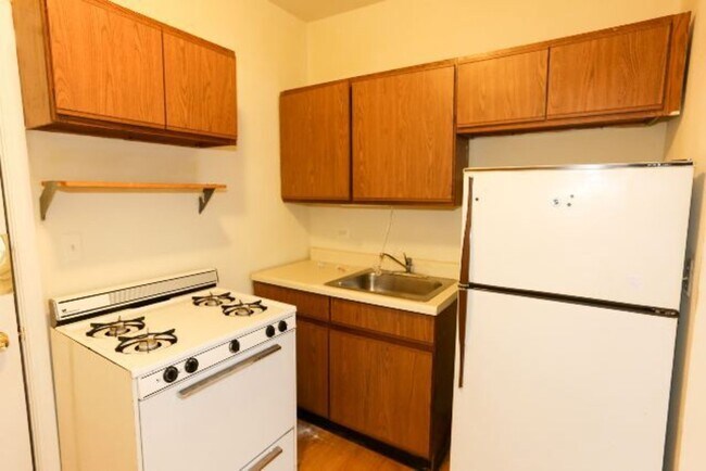 Foto del edificio - 644 W Barry Ave