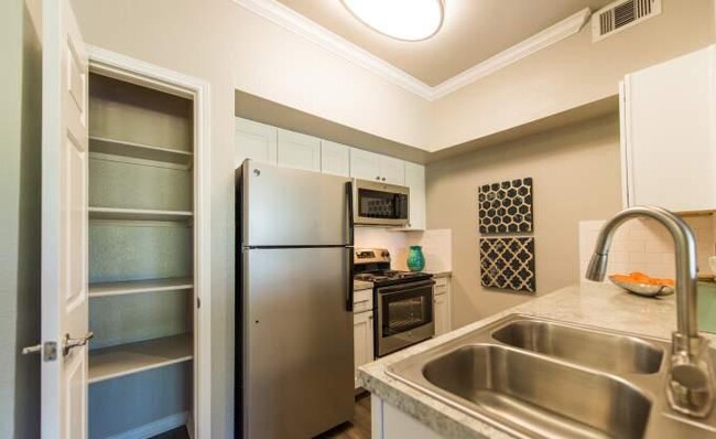 Building Photo - 2 bedroom in North Richland Hills TX 76180