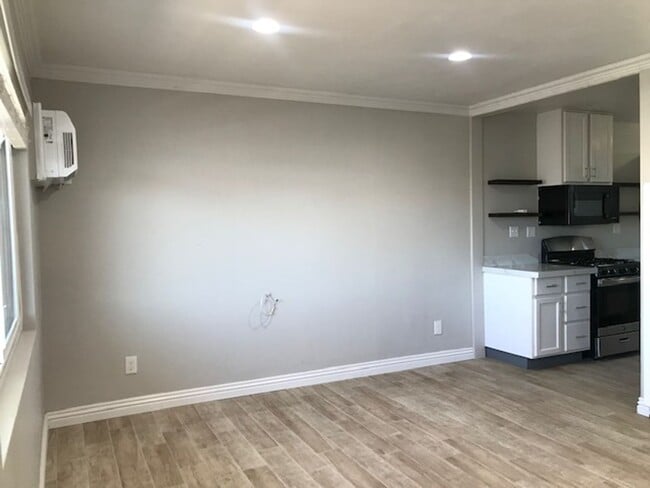 Building Photo - RUNNYMEDE