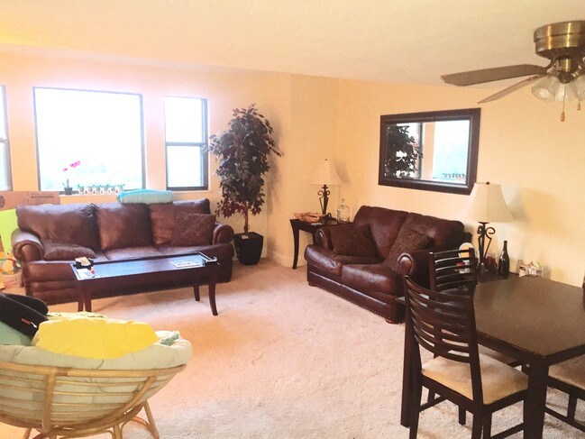 Foto del edificio - 3242 Niagara Square