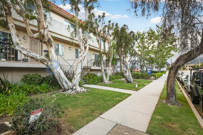 Foto del edificio - 10215 Variel Ave